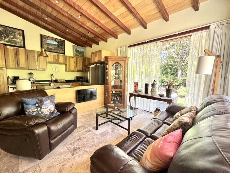 Listing 411 — photo 1