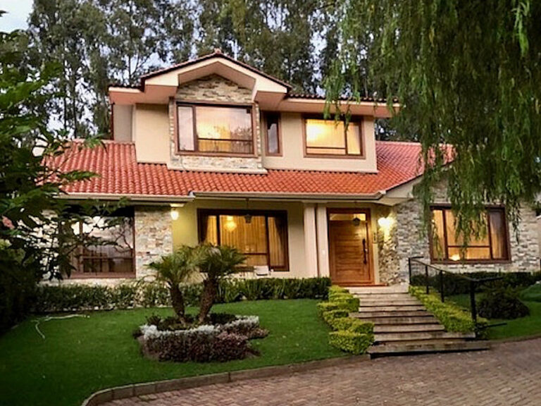 Lavish 4,000 Sq. Ft Upscale Challuabamba Home Is A Peaceful Sanctuary Just 20 Minutes From Cuenca
