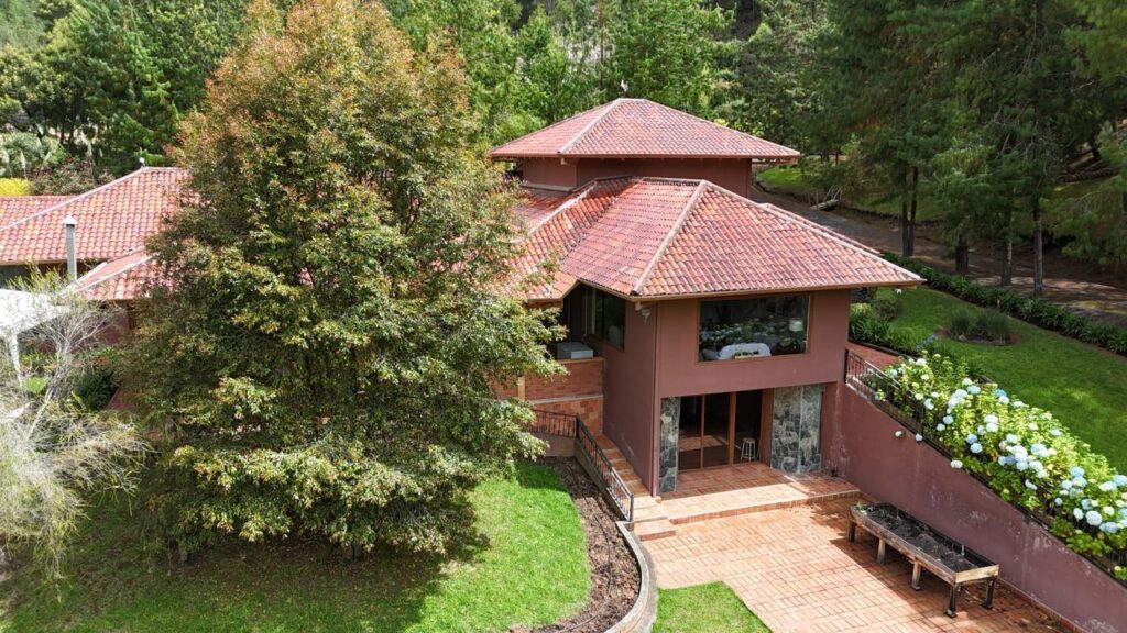 FABULOUS FAMILY COMPOUND ONLY 15 MINUTES FROM CUENCA OFFERS THE BEST IN OUTDOOR LIVING AND ENTERTAINING WITH A PALATIAL HOME BUILT FOR MULTI-GENERATIONAL ENJOYMENT — photo 1