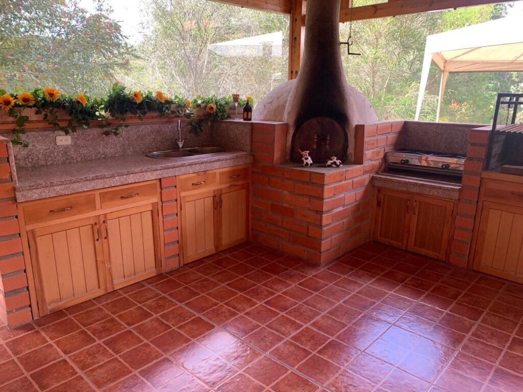 FABULOUS FAMILY COMPOUND ONLY 15 MINUTES FROM CUENCA OFFERS THE BEST IN OUTDOOR LIVING AND ENTERTAINING WITH A PALATIAL HOME BUILT FOR MULTI-GENERATIONAL ENJOYMENT — photo 5