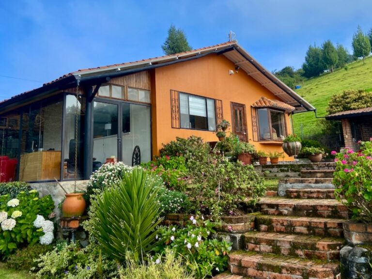 PEACEFUL MOUNTAIN RETREAT JUST 25 MINUTES FROM CUENCA OFFERS ENDLESS VIEWS AND A BEAUTIFUL CASITA